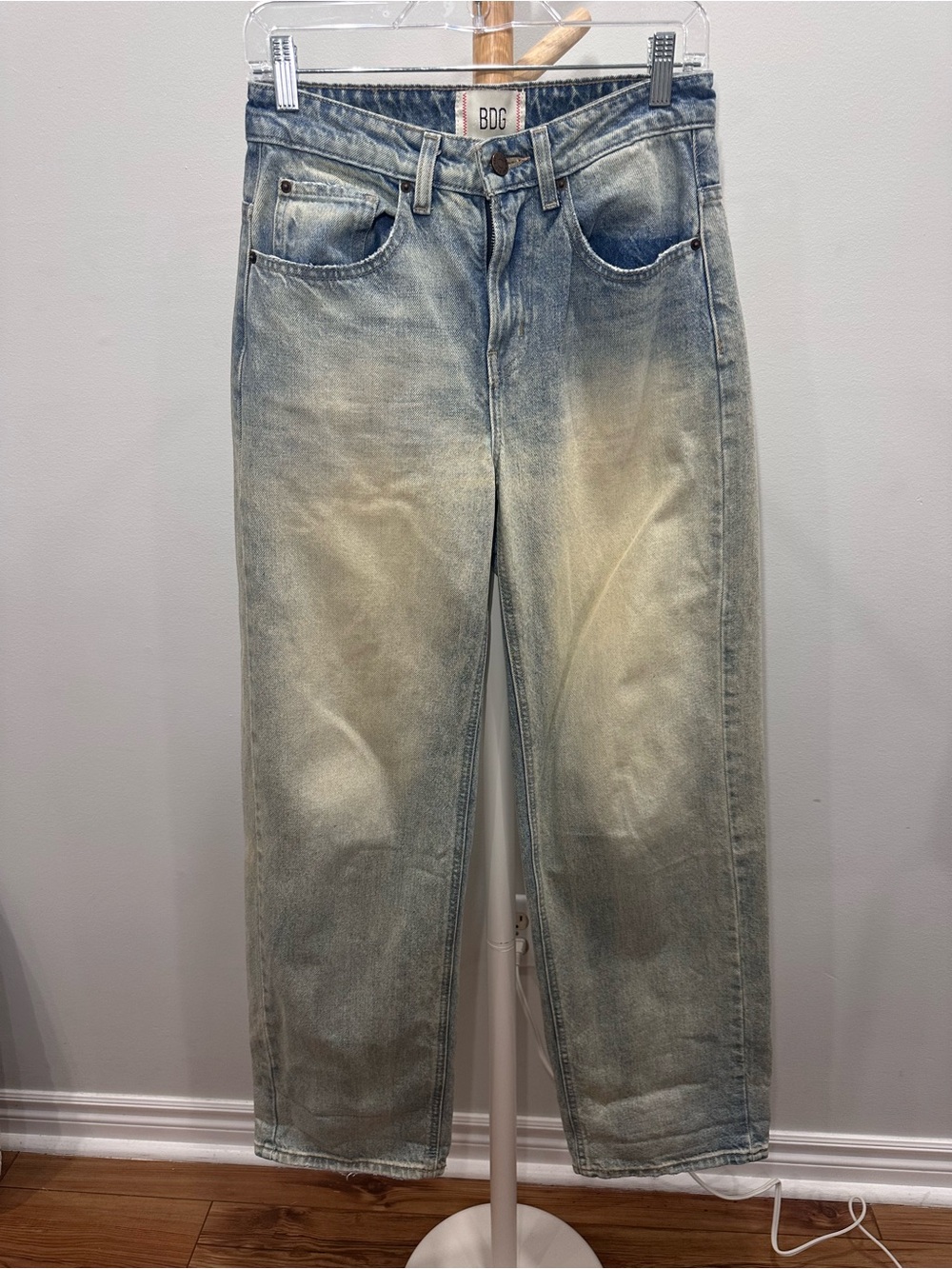 BDG Light Wash Baggy Tapered Jeans - Faded Blue Urban Outfitters Size 25